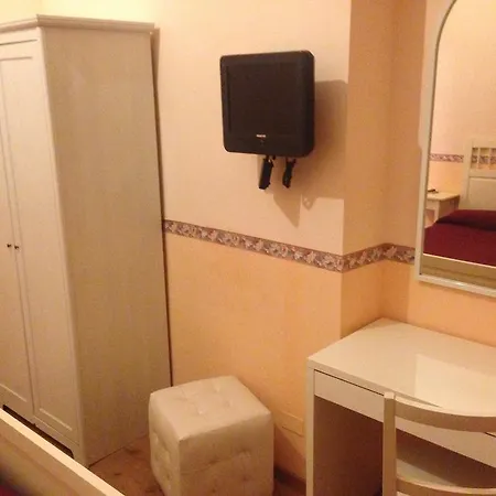 Bed & Breakfast A Romatermini 5*