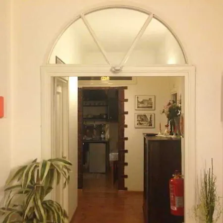 Bed & Breakfast A Romatermini 5*
